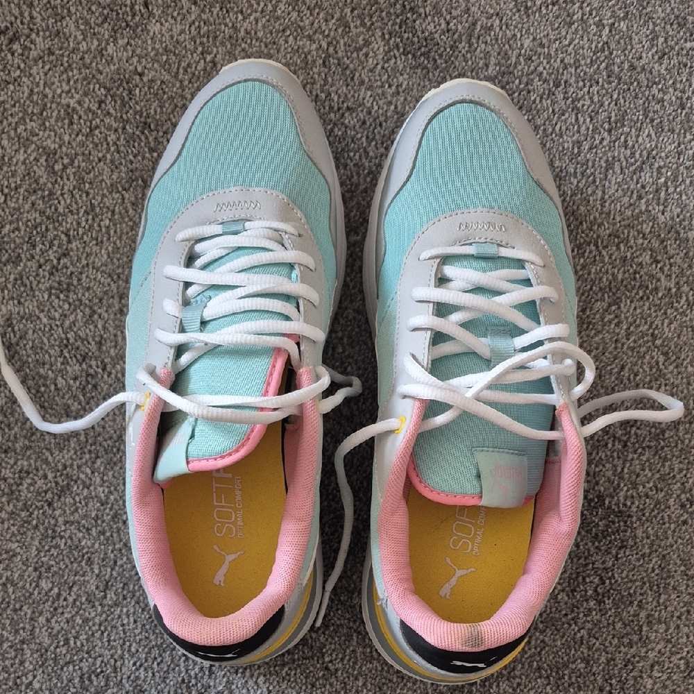 Puma Women's Mint and Pink Sneakers